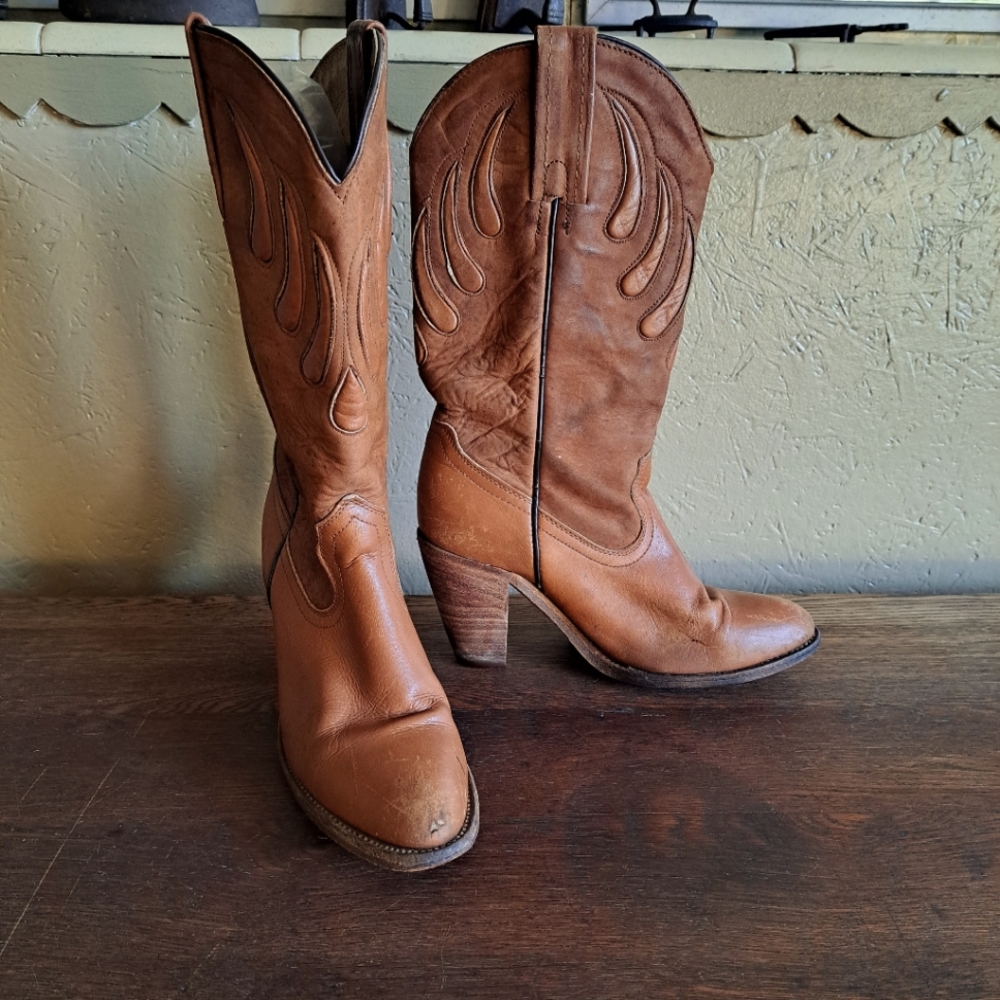 Frye western style heeled boots, 7.5 in very used condition